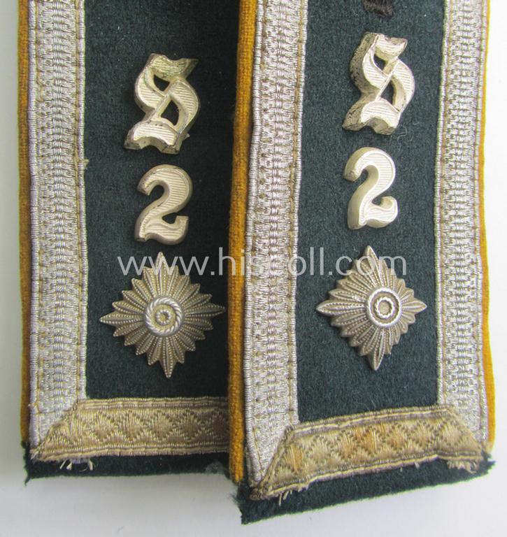 Pair of early-period (ie. 'M36 o. M40'-pattern and rounded-styled) WH (Heeres) 'cyphered', NCO-type shoulderstraps: 'Feldwebel u. Mitglied des Kav. o. Aufklärungs-Schützen-Rgts. 2'