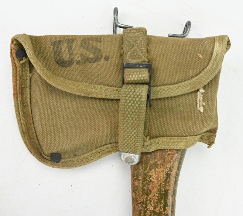 US WW2 M-1910 Intrenching Axe & Carrier