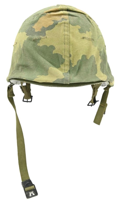 US Vietnam Paratrooper helmet with camouflage cover and liner