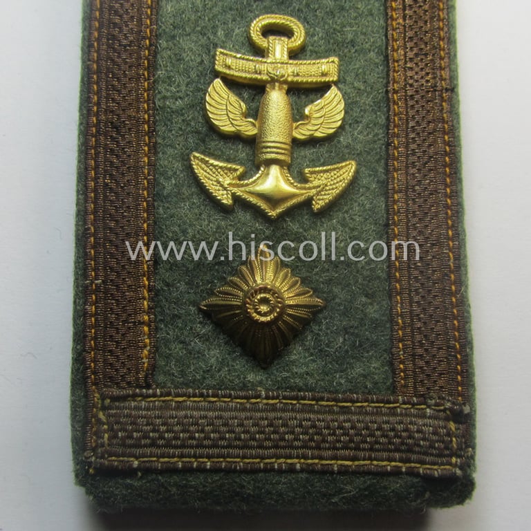 Single, 'cyphered'- (and I deem early- ie. mid-war-period) WH (Kriegsmarine) NCO-type shoulderstrap as was intended for usage by a: 'Feldwebel eines Küsten-Artillerie-Rgts.'