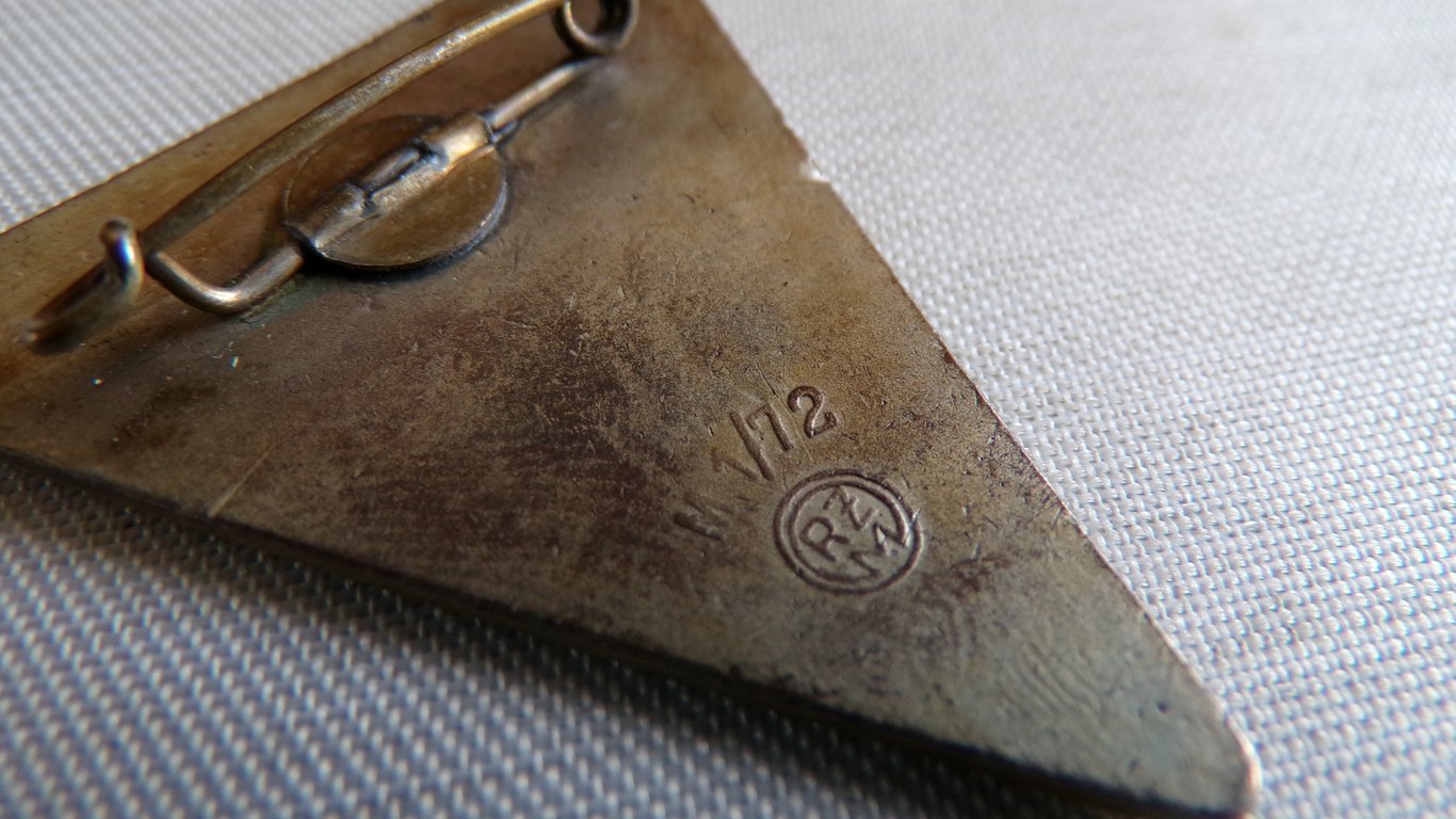 NS-Frauenschaft  Badge (Large 42mm Variant)