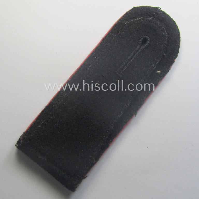 Single, WH (Heeres) early- (ie. mid-) war period, NCO-type shoulderstrap (as was specifically intended to be used on the black-coloured, 'wrap-around'-styled Panzer-tunics: 'Uffz. der Panzer-Trpn.'