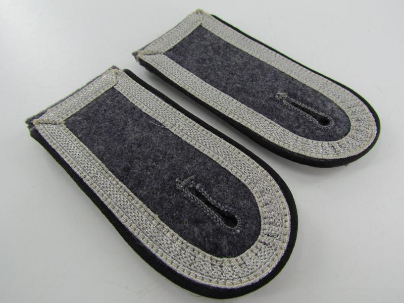Luftwaffe ‘Pionier’ Unteroffizier shoulder boards