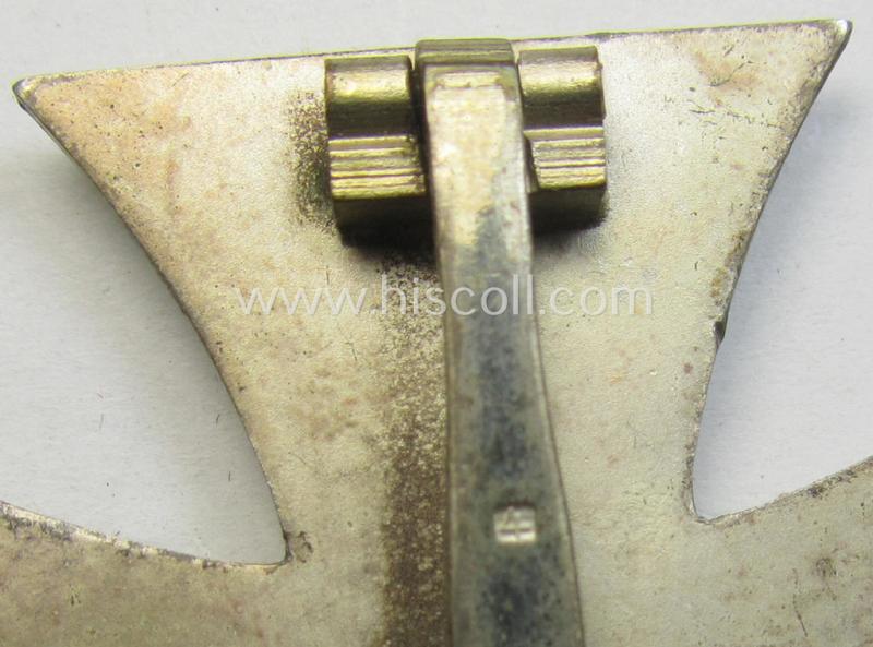 Superb, 'Eisernes Kreuz 1. Klasse' (ie. Iron Cross 1st class) being an (I deem) early-war-period produced: '4'-marked (ie. by: 'Steinhauer & Lück'-produced) example and that comes complete in its specific etui as issued and/or recently found