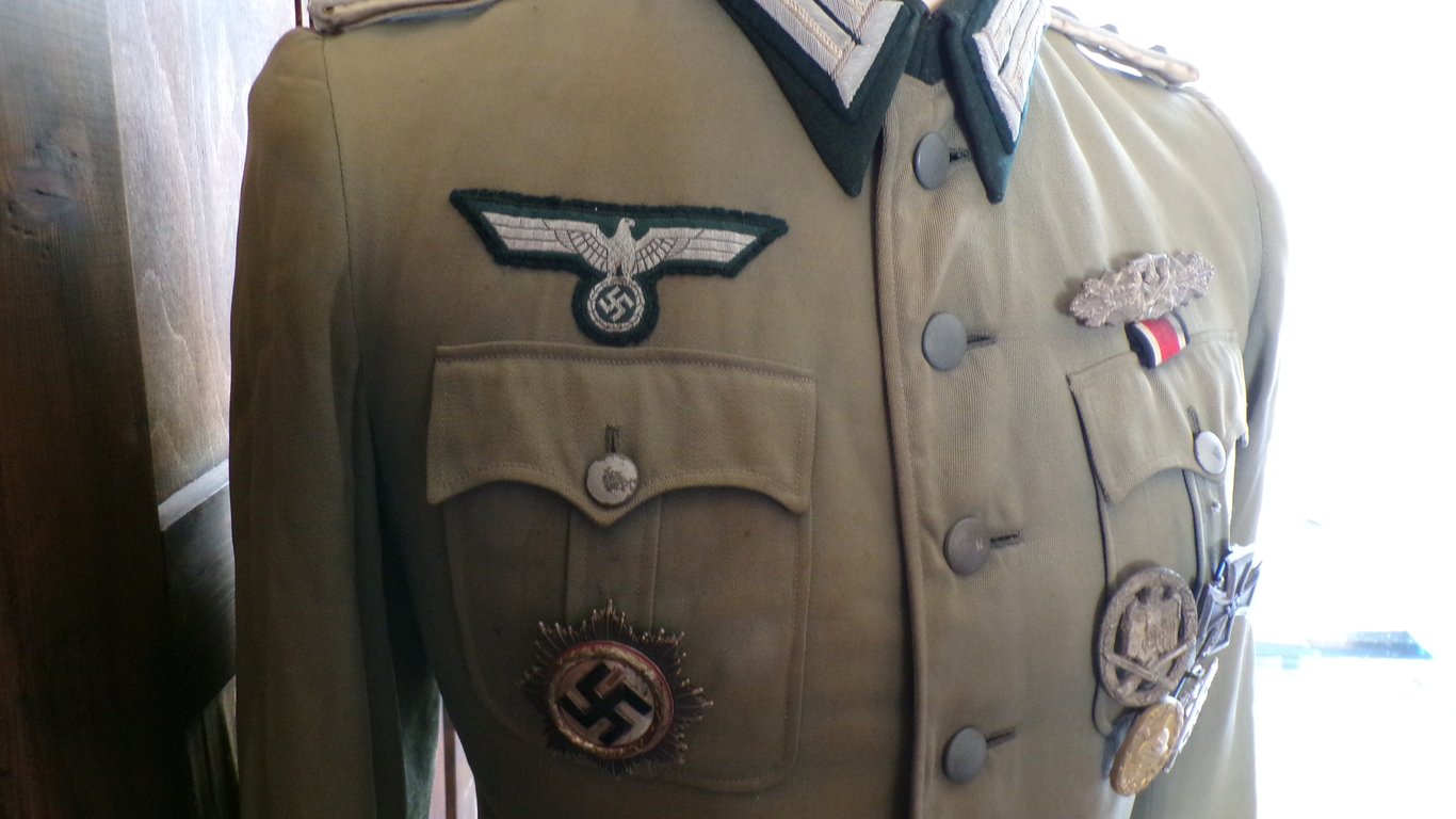 DKG Infantry Hauptmann Feldbluse