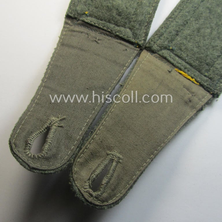 Fully matching pair of neatly 'cyphered'- (and I deem early- ie. mid-war-period), WH (Kriegsmarine) NCO-type shoulderstraps as was intended for usage by an: 'Unterfeldwebel eines Küsten-Artillerie-Rgts. o. Abtlgs.'