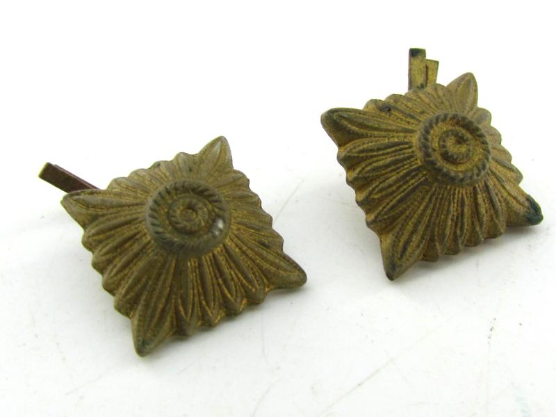 2x German Golden shoulder board pips