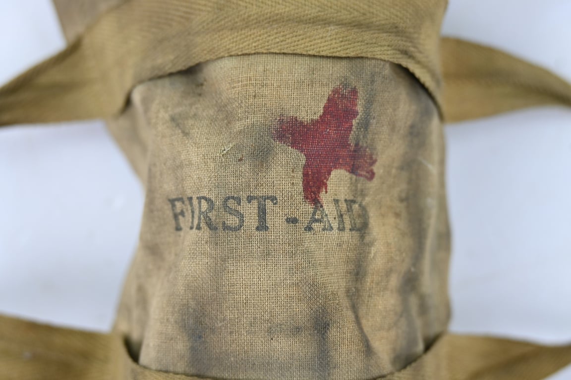 US WW2 Paratrooper First Aid Pack