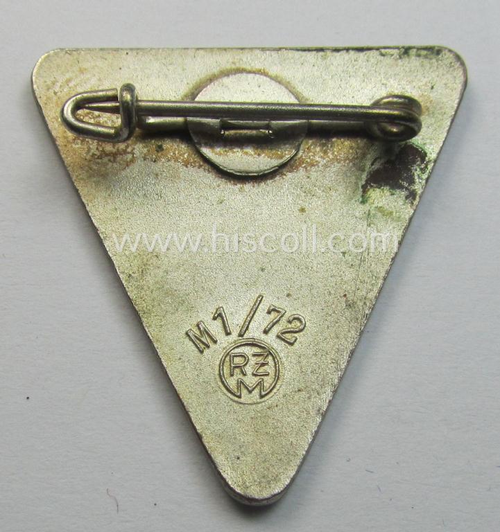 'NS-Frauenschaft'- (ie. NSF-) membership-badge (ie. 'Mitgliedsabzeichen') as was specifically intended for a: 'Frauenschaftsleiterin der Kreisleitung' (that shows an: 'RzM M1/72'-designation)