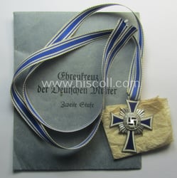 'Ehrenkreuz der deutschen Mutter - zweite Stufe' (or:...