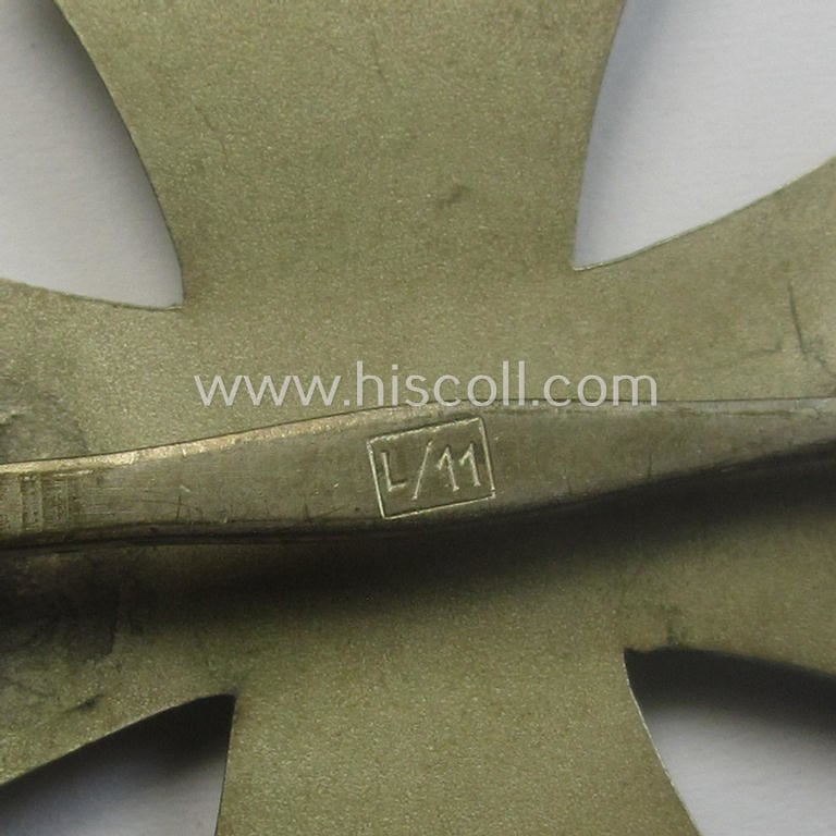 'EK1.Kl.' (or: Iron Cross 1st class) being a neatly maker- (ie. 'L/11'-) marked example as was produced by the (desirable!) 'Hersteller' (ie. maker): 'Wilhelm Deumer'