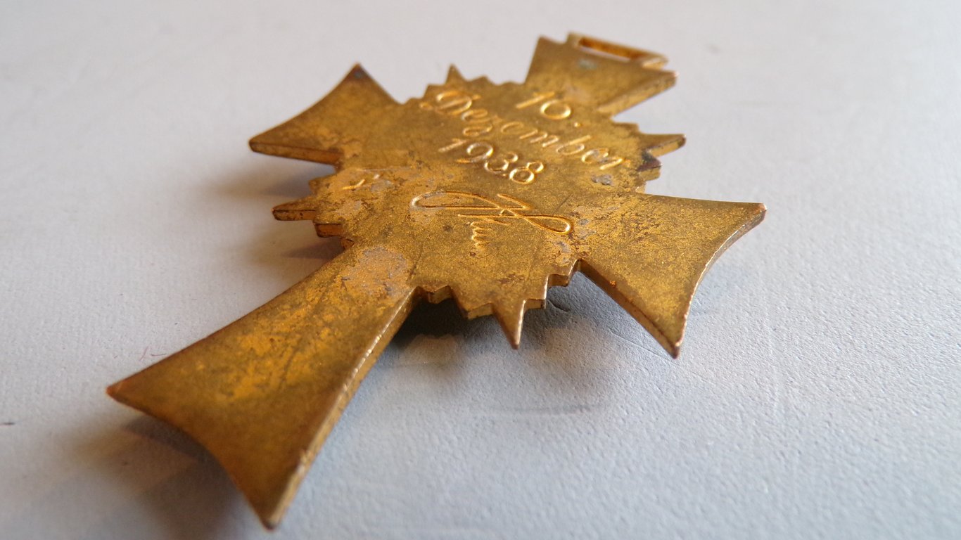 Ehrenkreuz der Deutschen Mutter Gold