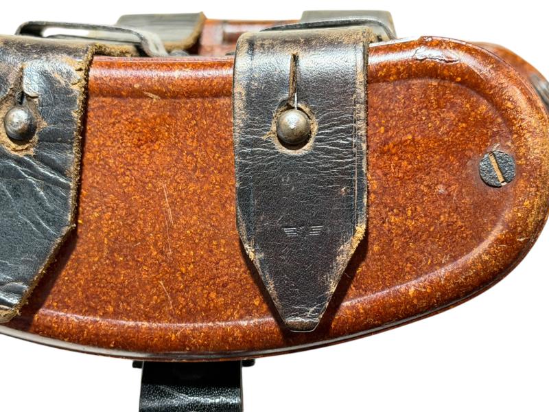 Wehrmacht D.F. 6x30 binoculars with bakelit case