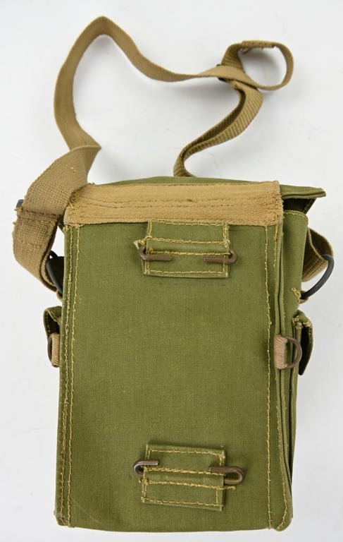 British WW2 Leightweight Gasmask in Carrying Bag
