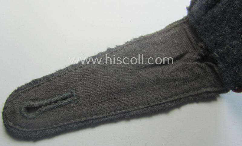Single, WH (Luftwaffe) 'cyphered' NCO-type shoulderstrap: 'Uffz. u. Mitglied eines Flak-Artillerie-Unteroffiziersschule der Luftwaffe'