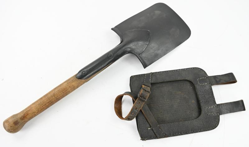 German WH Entrenching Tool with Carrying Cover