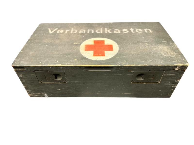 Wooden 'Verbandkasten' marked