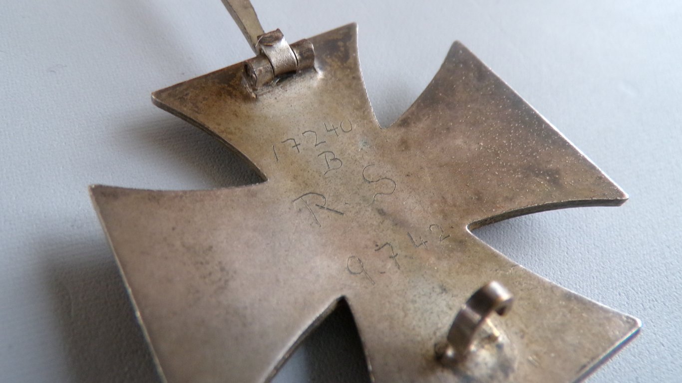 Curved, Named and Cased Iron Cross first Class