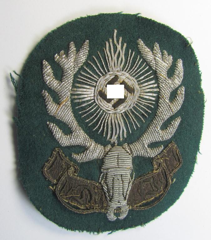 Interesting - and with certainty rarely seen! - neatly hand-embroidered, so-called: 'Reichsbund Deutsche Jägerschaft' (ie. 'DJV') arm-patch (ie. 'Ärmelabzeichen')
