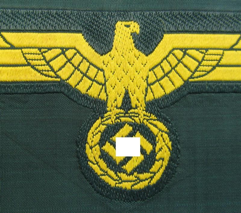 WH (Kriegsmarine) ie. 'Küsten-Art.'-related breast-eagle (ie. 'Brustadler für Mannschaften u. Uffz. der Küsten-Artillerie-Truppen') being a 'standard-pattern-example as executed in the 'BeVo'-weave-pattern on a darker-green-coloured background