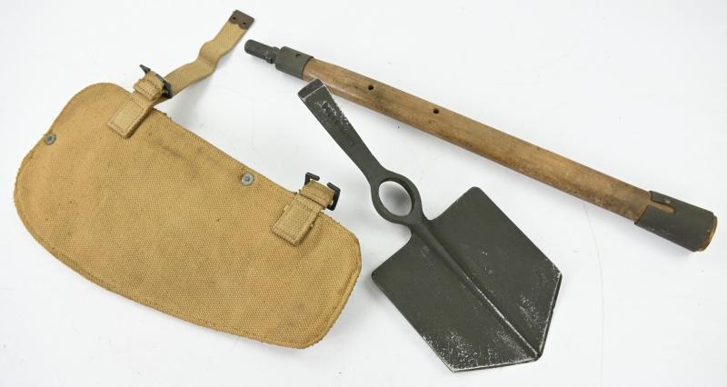 British WW2 Entrenching Tool in Pouch 1944