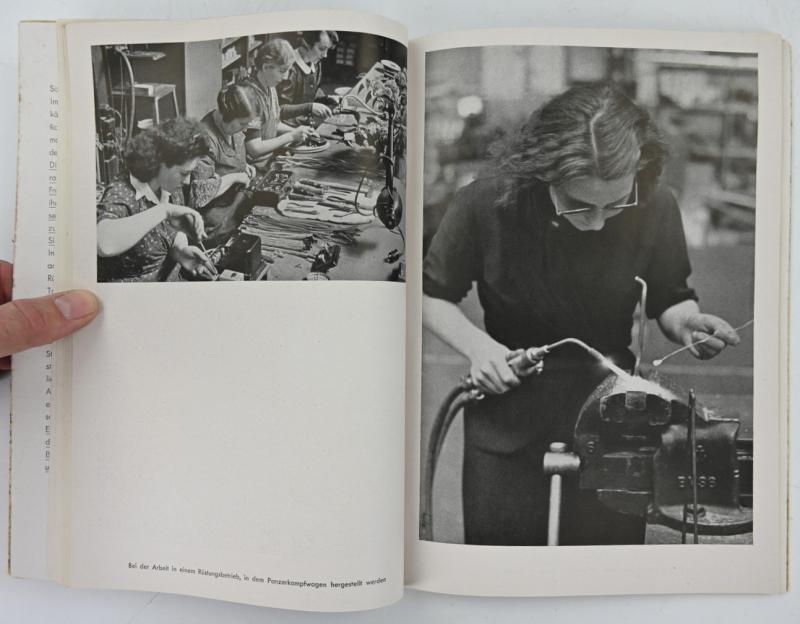 German Book 'Frauen Helfen Siegen'