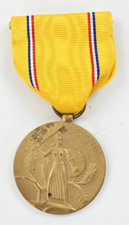 US WW2 American Defense Medal in Case