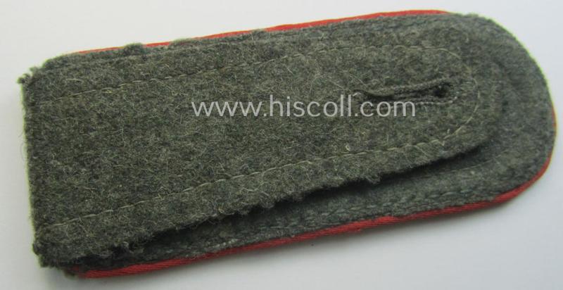 Single, mid- (ie. early-) war-period, WH (Heeres) so-called: 'M40 o. M43'-pattern NCO-type shoulderstrap as was intended for - and worn by! - a: 'Wachtmeister eines (Sturm)Artillerie-Rgts.'