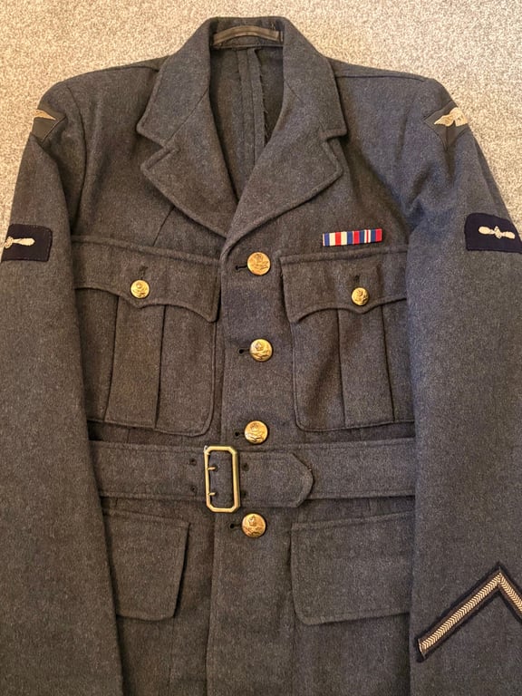 Authentic Original WWII British RAF Aircraft Enlisted Mans Tunic Dated 1945.