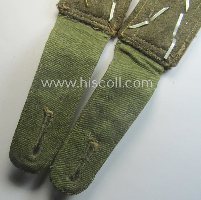 Superb - an fully matching and most certainly very rarely encountered! - pair of WH (Heeres) NCO-type, 'tropical'-pattern shoulderstraps as was intended for - and most certainly worn by! - a: 'Stabfeldwebel der Panzer- o. Panzerjäger-Trpn.'