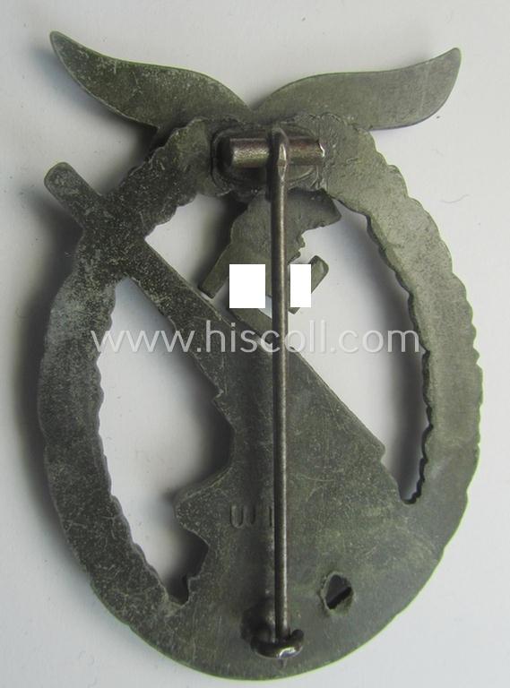 Later-war period- and/or: zinc- (ie. 'Feinzink'-) based- example of a maker- (ie. 'WH'-) marked, WH (Luftwaffe) 'Flakkampfabzeichen' (or: airforce anti-aircraft badge), as was produced by the desirable: 'Wilhelm Hobacher'-company