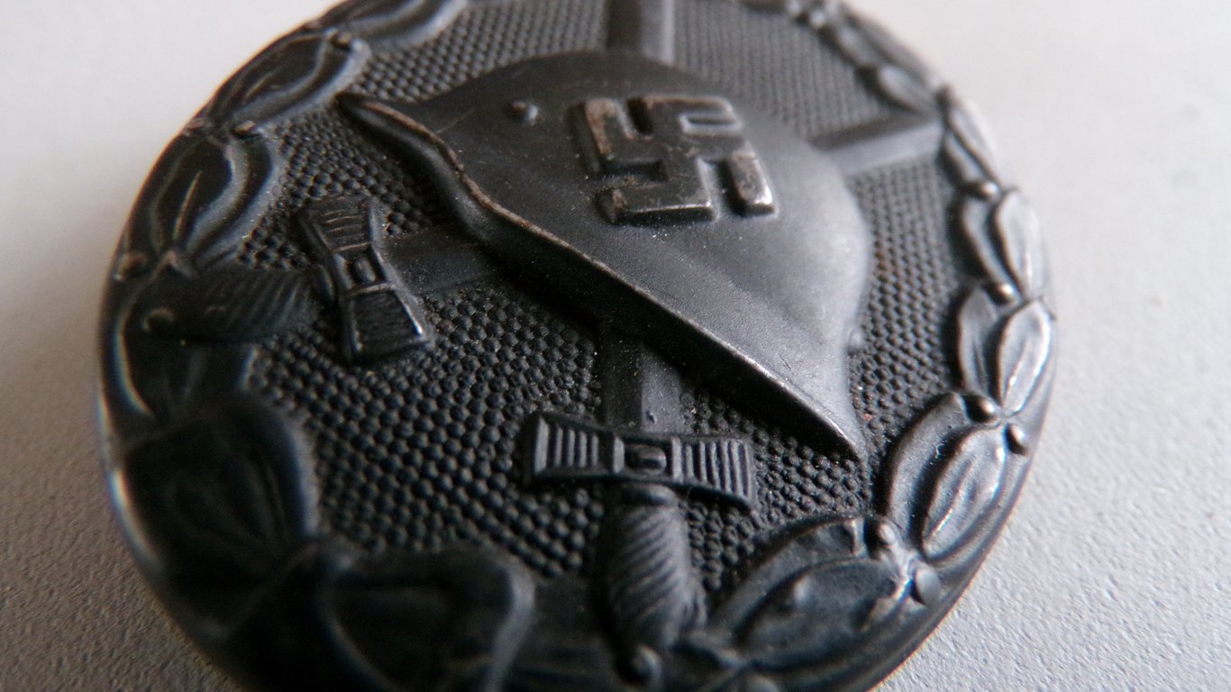 Verwundeten abzeichen (wound badge) "65"