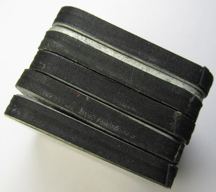 Unusal WH-equipment-item: a metal-based, square-sized box holding a pair of replacement gasmask-lenses for tropical-usage (ie. 'Klarscheibenbüchse - Tp') being a mint- ie. unissued example that bears a 3-digit maker-code ('hrr') and/or date: '19...