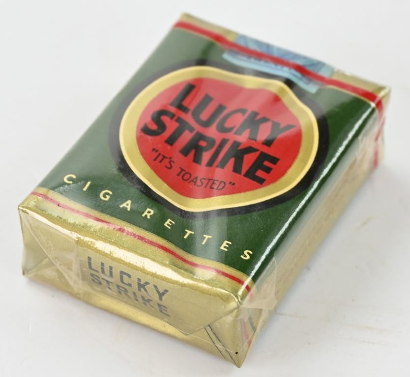 US WW2 Package of Lucky Strike Cigarets