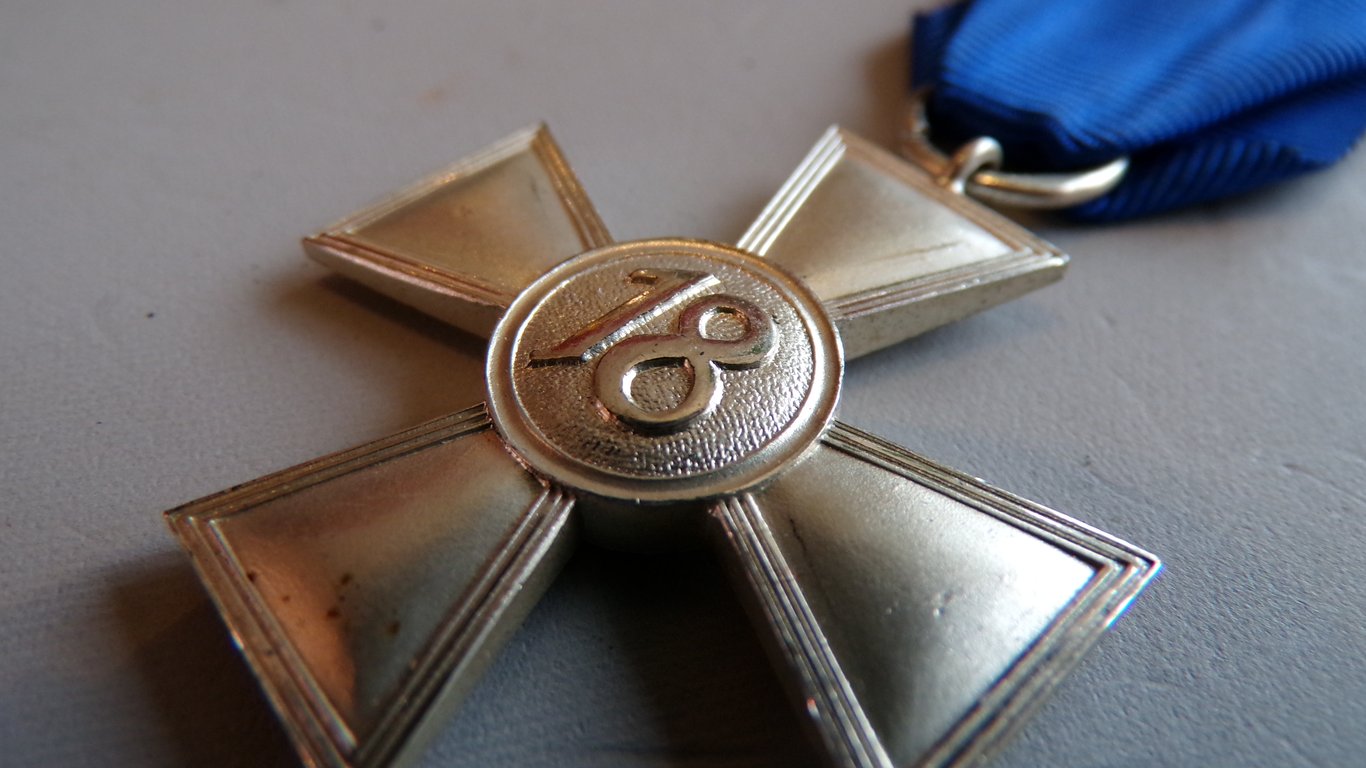 Luftwaffe Long Service award 18 years