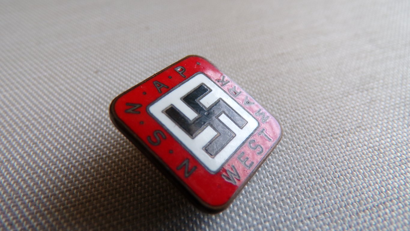 Dutch NSNAP Enamel Badge Westmark