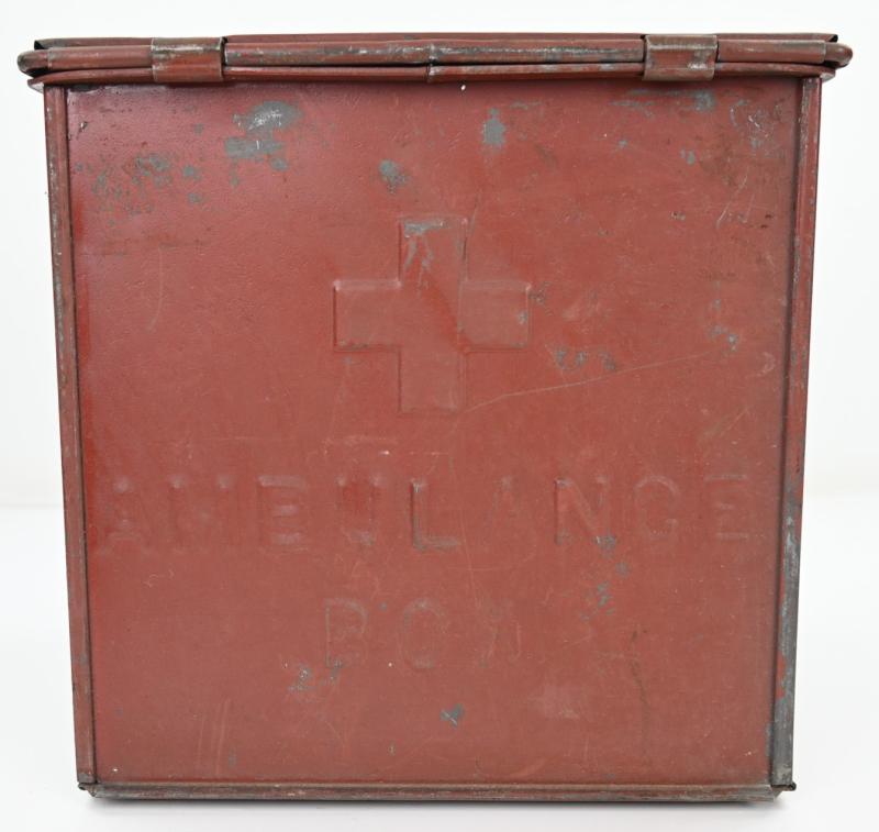 US WW1 Military Medical Department Steel Ambulance Box with content