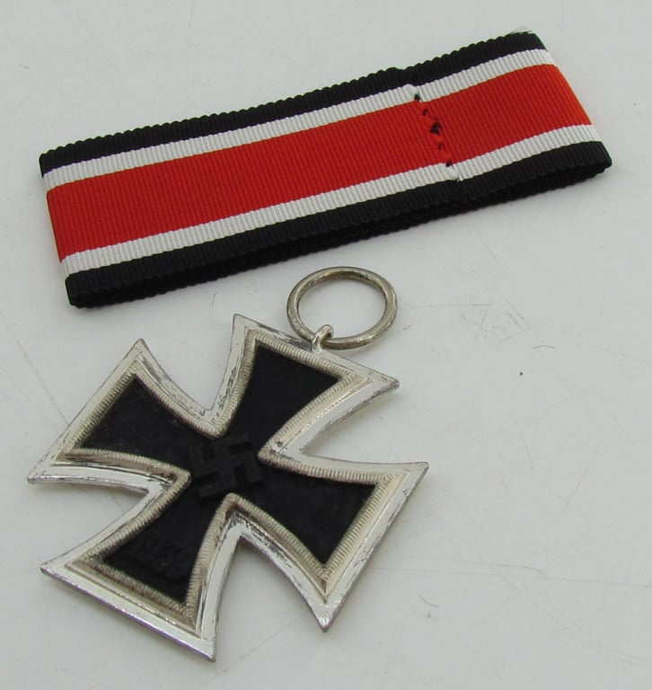 Iron Cross 2nd Class 1939 (Eisernes Kreuz 2. Klasse)– Maker 23