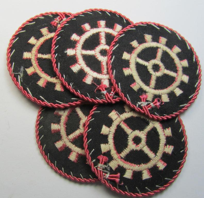 WH (Heeres ie. 'Panzer'-) machine-embroidered-, trade- ie. special-career patch, having a not that often encountered (bright-pink-coloured) 'Kordel' (ie. 'Umrandung') attached, as was intended for a: 'Panzerwarte o. Kfz.-Warte der I. Klasse'