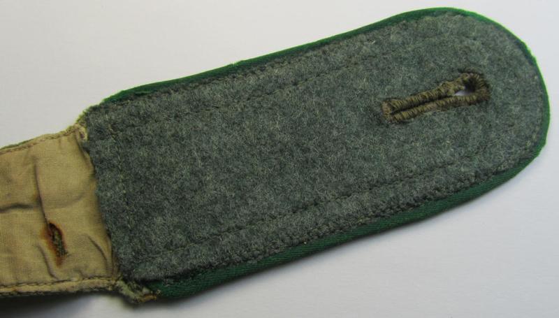 Superb - albeit regrettably single but nevertheless rarely encountered! - WH (Heeres) 'tropical' (ie. truly 'DAK'-related) NCO-type shoulderstrap as was intended for an: 'Unteroffizier der Jäger-Truppen'