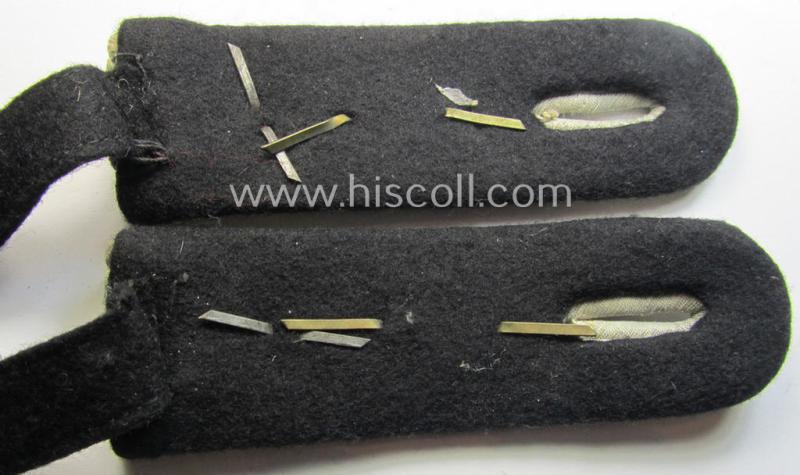 Attractive - and fully matching! - pair of WH (Heeres) neatly 'cyphered', officers'-type shoulderboards as piped in the black-coloured branchcolour as was intended for an: 'Oberleutnant des Pionier-Batallions 2'