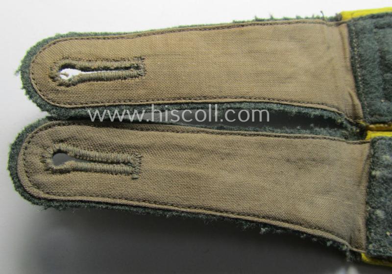 Pair of early- (ie. mid-) war-period- (ie. 'M40 o. M43'-pattern) WH (Heeres) NCO-type shoulderstraps : 'Stabsfeldwebel o. Spiess eines Nachrichten-Abtlgs.'