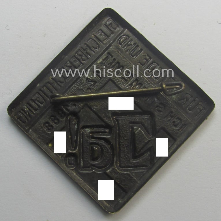 Partly bright-red-coloured, golden-bronze-toned N.S.D.A.P.-related day-badge (ie. 'tinnie' or: 'Veranstaltungsabzeichen'): 'Ja - Für Friede und Gleichberechtigung - Ich stimme mit - 12.11.1933'