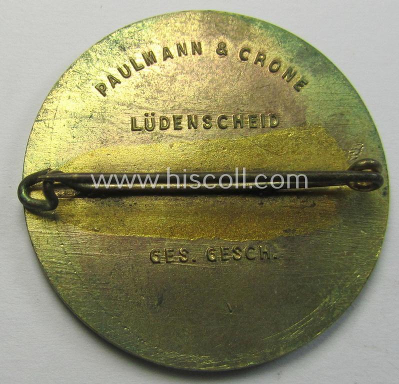 Commemorative, golden 'Buntmetall'-based N.S.D.A.P.- (ie. WHW-) related 'tinnie' being a maker- (ie. 'Paulmann u. Crone'-) marked example depicting Adolf Hitler and showing the text: 'Hitler's Dank - Winterhilfe 1933-1934 - Gau Westfalen-Nord...