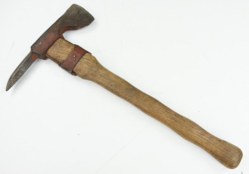 German Luftschutz-Raum Escape Set in Frame