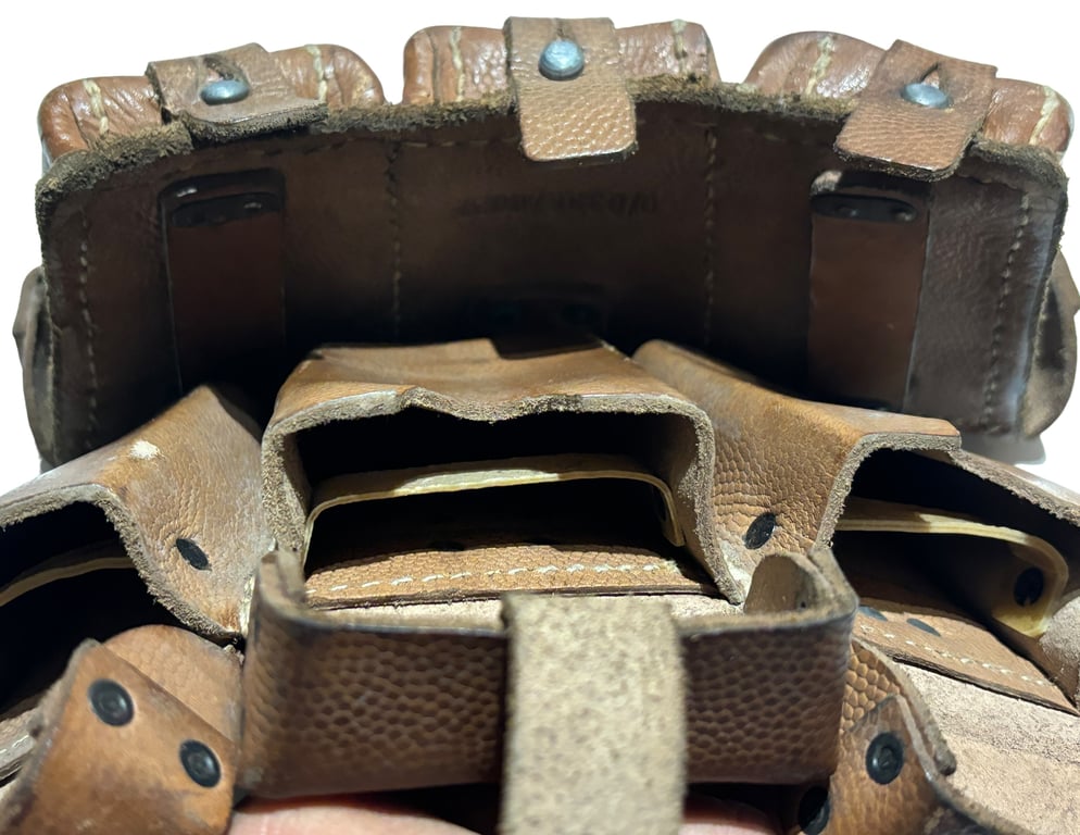 Luftwaffe matching pair light brown K98 pouches