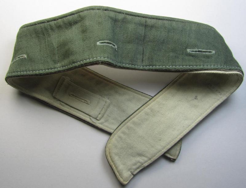 Neat, WH (Heeres, Waffen-SS etc.) greenish- ie. field-grey-coloured- and/or 'standard-issue'-pattern so-called: 'Kragenbinde' (or: uniform inner-collar) being a regular-issued and/or non-maker-marked example that comes in an overall nice conditio...