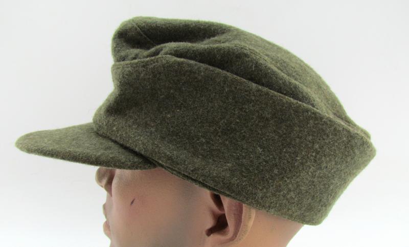 Wehrmacht (Heer) field cap ‘Einheitsfeldmütze’with RBNr. 1944