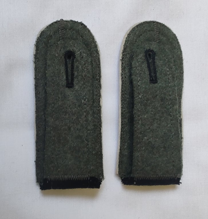 Reproduction Waffen-SS NCO " Der Führer " Infantry shoulder straps