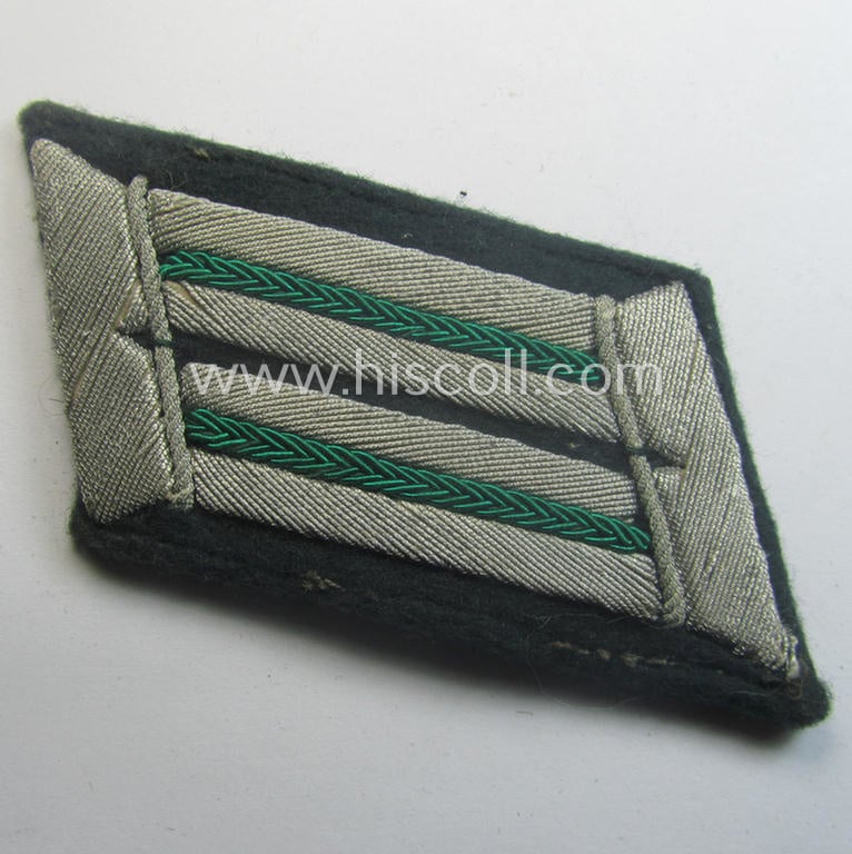 Pair of WH (Heeres) collar-tabs (ie. 'Kragenspiegel für Offiziere') as piped in the desirable green- (ie. 'grüner'-) coloured branchcolour as was intended for an: 'Offizier eines Jäger- o. Gebirgsjäger-Rgts.'